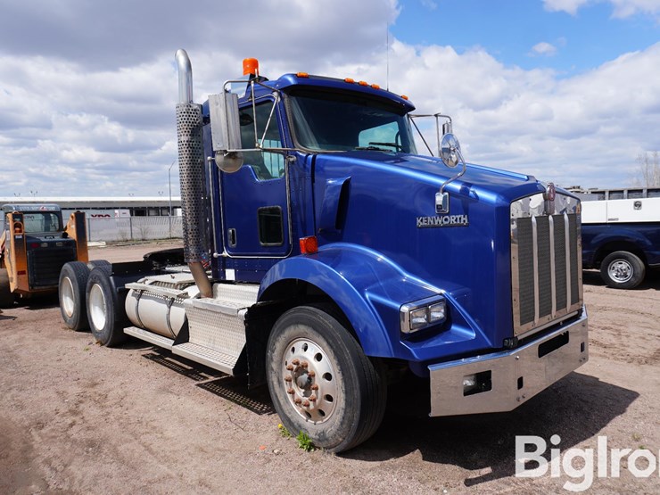 2013-kenworth-t800-image-3
