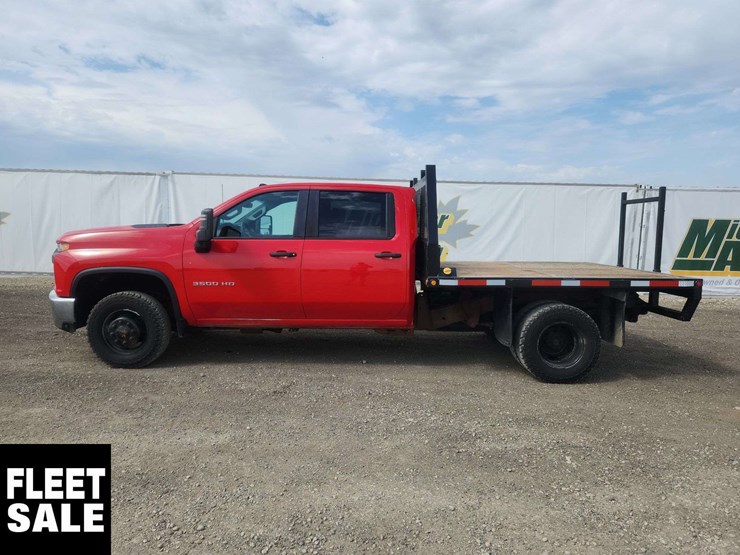 2020-chevrolet-silverado-3500hd-image-2