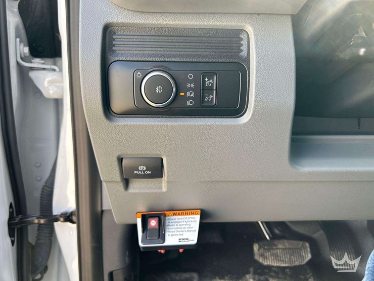 2023-ford-f550-image-15