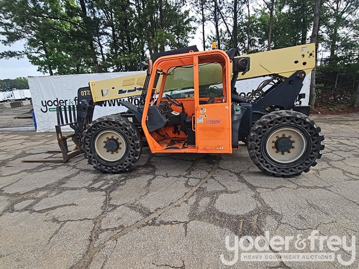 2016-jlg-g6-42a-image-2