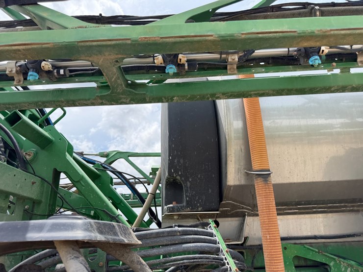 2016-john-deere-r4038-image-58