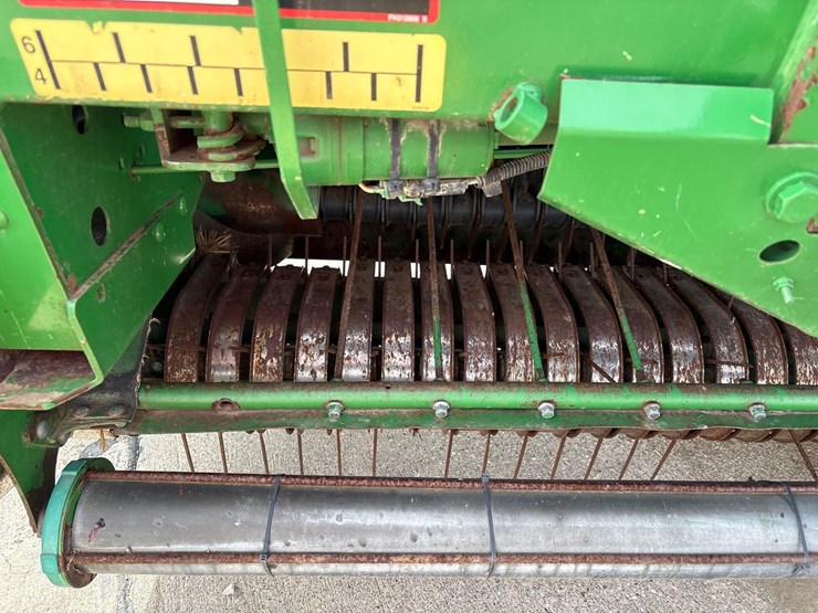 john-deere-569-image-23