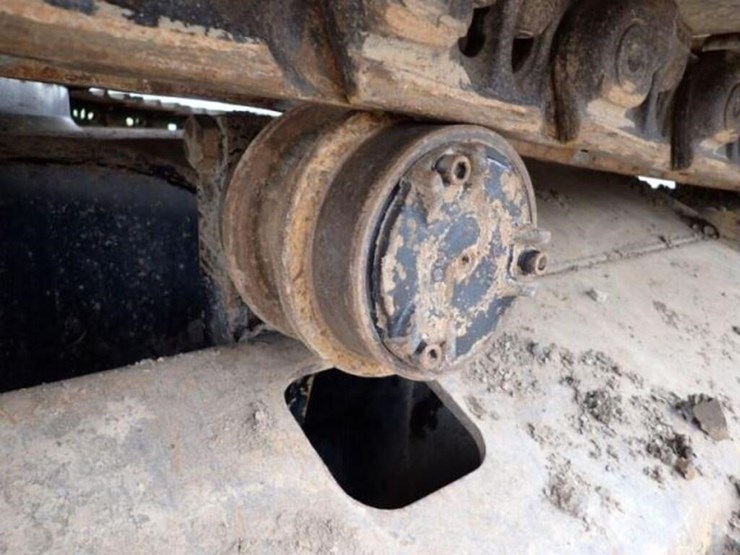 2015-caterpillar-349fl-image-37