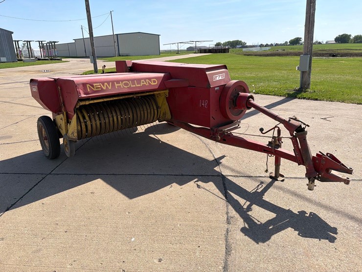 new-holland-275-image-3
