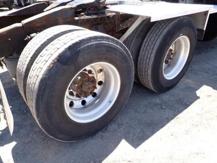 2018-freightliner-coronado-122-image-55
