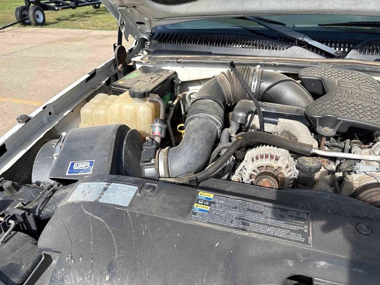 2004-chevrolet-2500hd-image-46