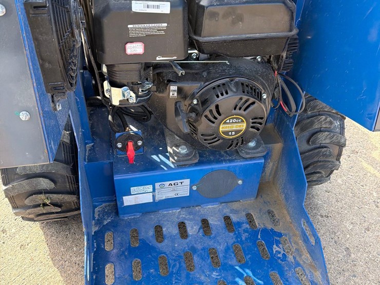 2025-agt-mx-mrw14-stand-behind-skidloader-image-11