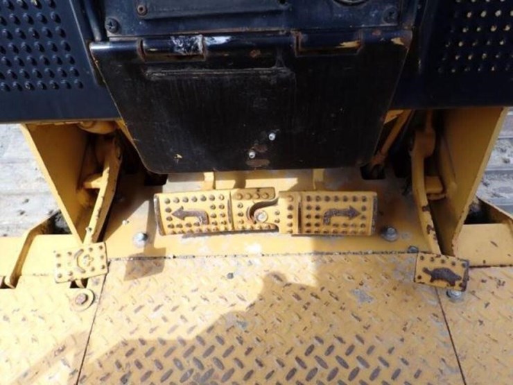 1989-deere-550g-image-12