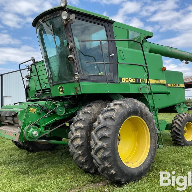 1988 JOHN DEERE 8820 TITAN II
