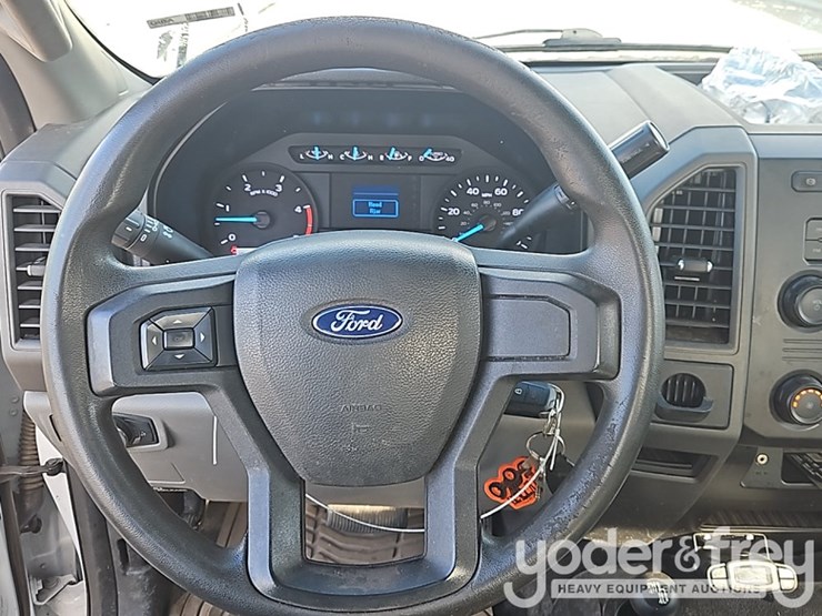 ford-f350-xl-image-26