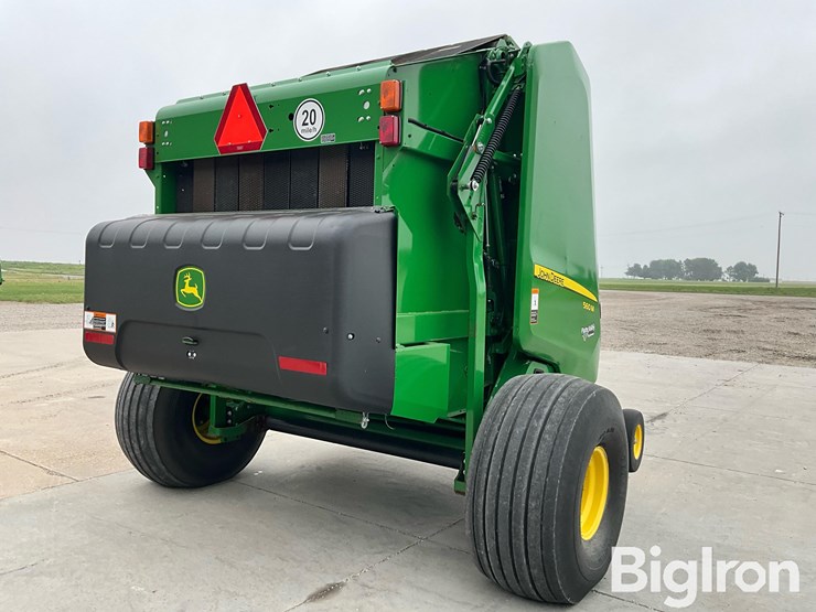 2022-john-deere-560m-image-5