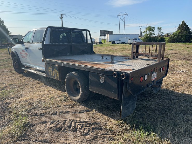 2014-dodge-3500-image-4