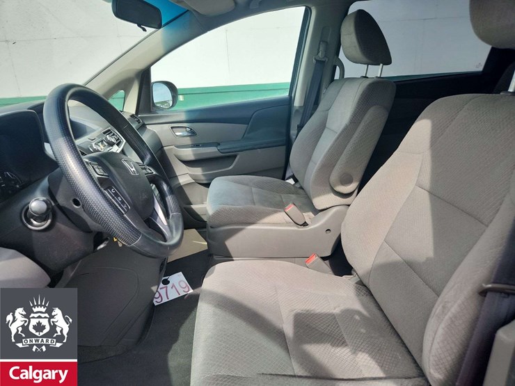 2016-honda-odyssey-image-13
