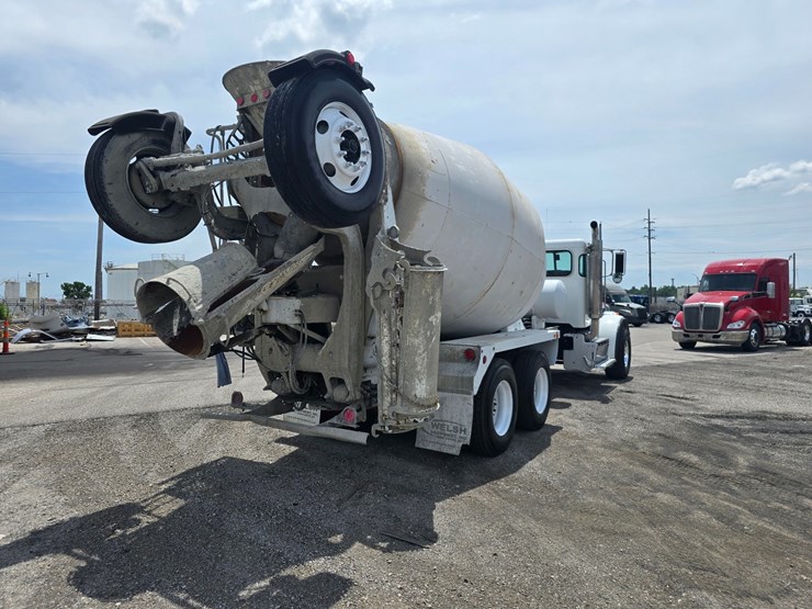 2014-peterbilt-365-image-23