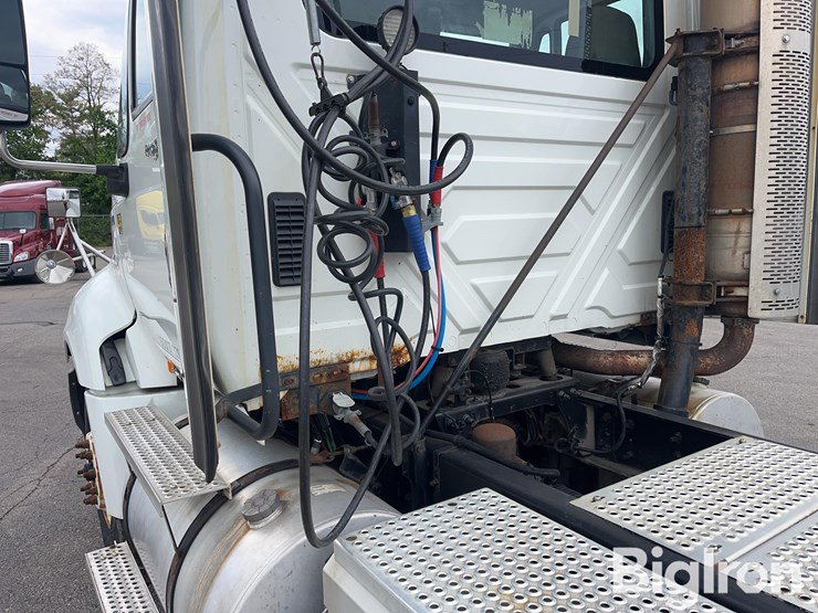 2012-international-prostar-image-14