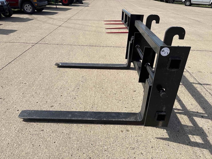 m&j-volvo-mount-pallet-forks-image-7