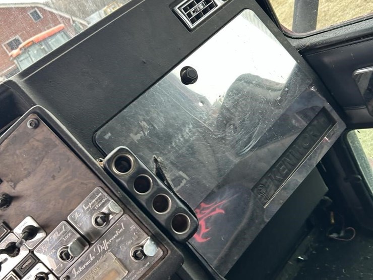 1995-kenworth-t600-image-43