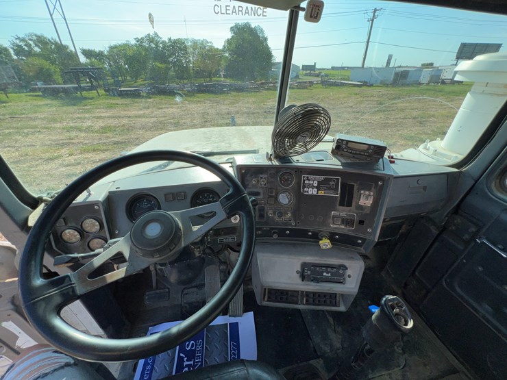 2001-mack-rd600-image-45