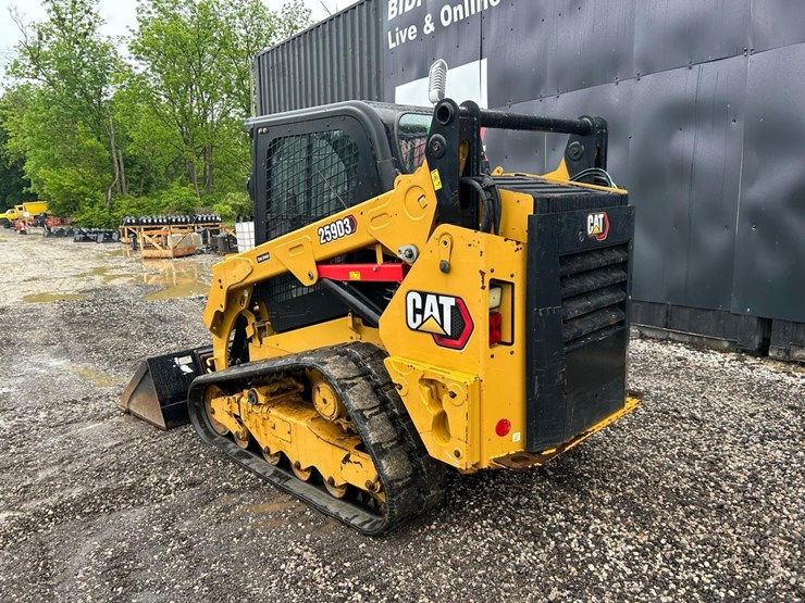 2022-caterpillar-259d3-image-2
