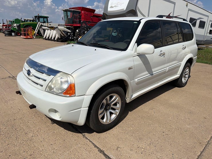 2004-suzuki-xl7-image-1