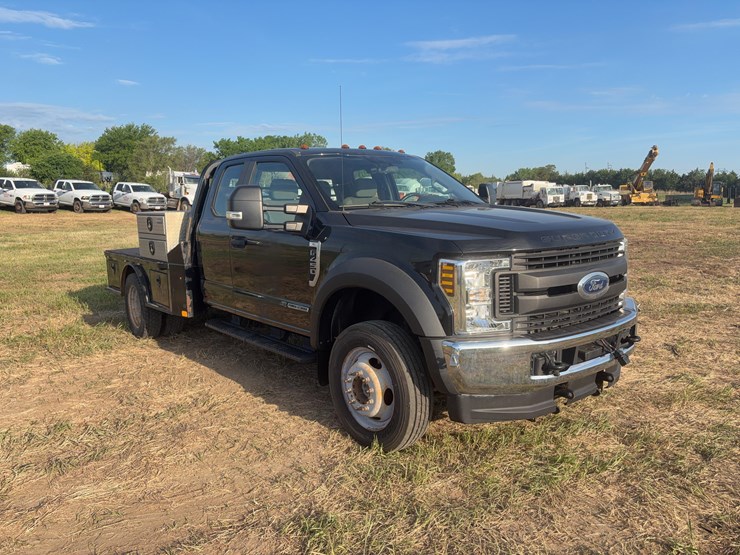 2018-ford-f450-xl-image-2