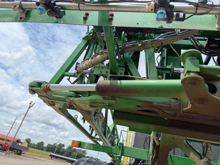 2016-john-deere-r4038-image-26