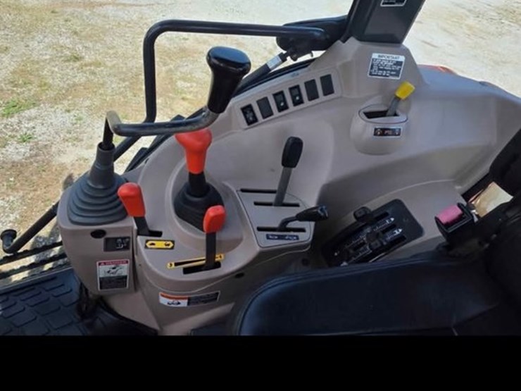 2007-kubota-m7040-image-10