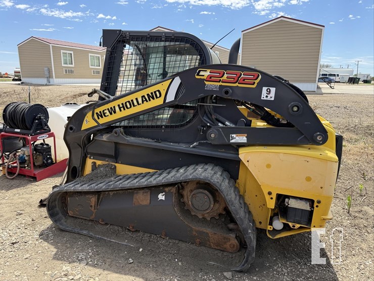 new-holland-c232-image-4