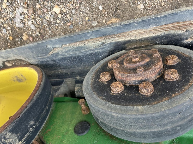 2004-john-deere-8220t-image-40