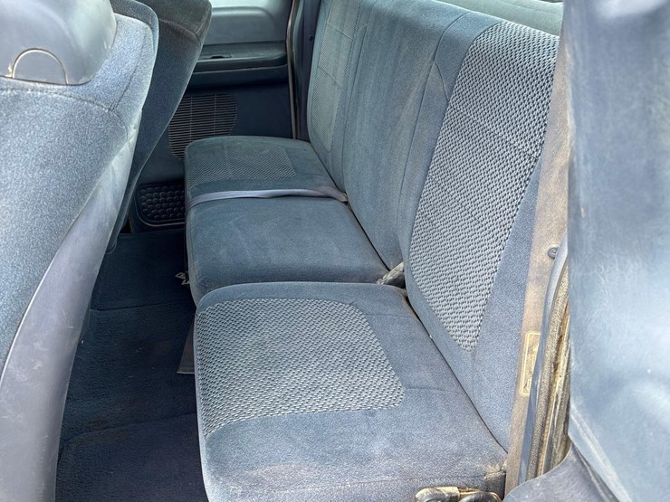 2001-ford-f250-image-30