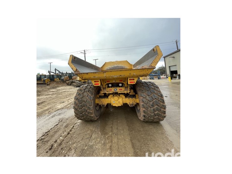 2023-deere-260e-image-2