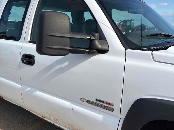 2004-chevrolet-2500hd-image-22