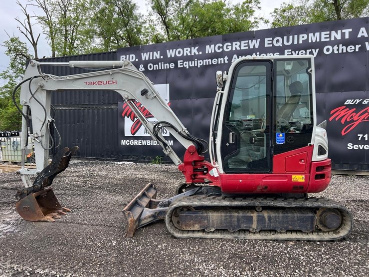2018-takeuchi-tb260-image-3