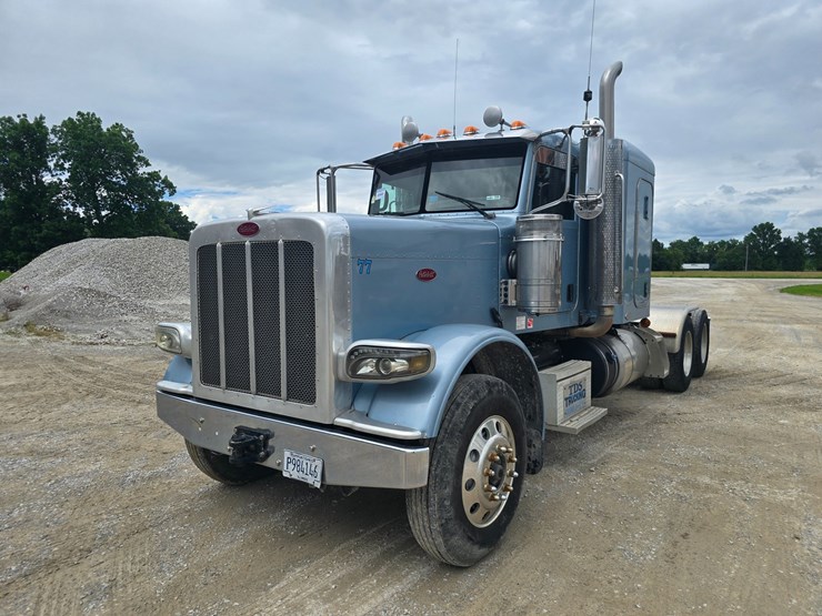 2011-peterbilt-388-image-2