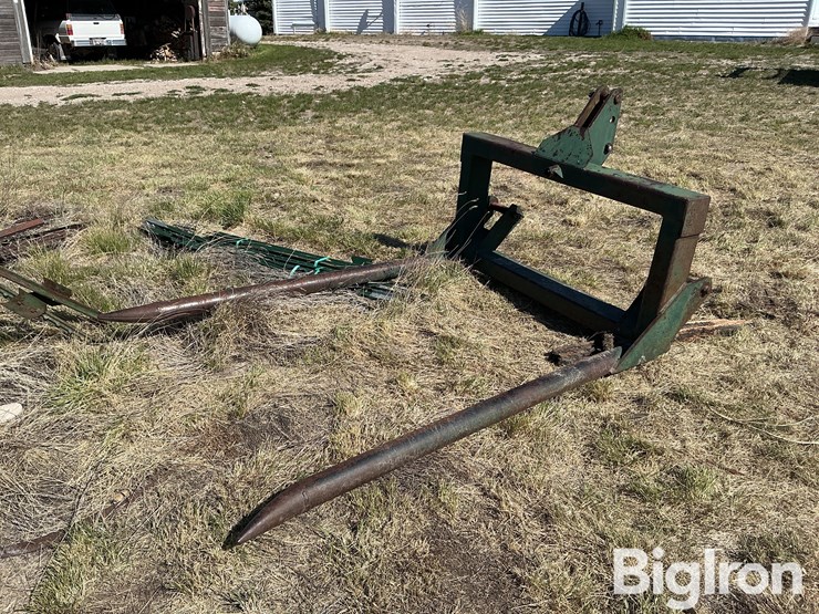shop-built-3-pt-bale-sled/spear-image-1