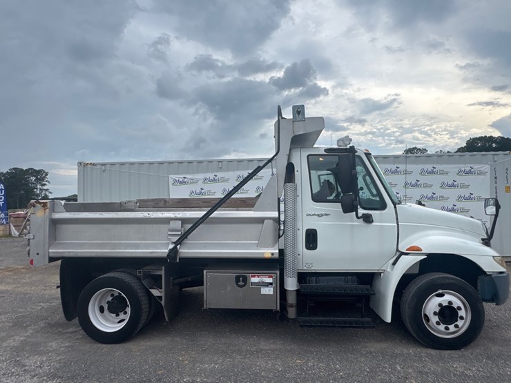 2014-international-durastar-4300-image-1