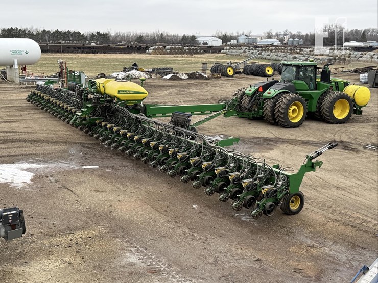 2023-john-deere-db90-image-10