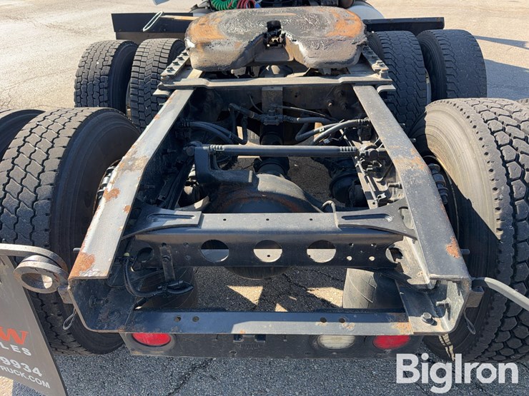 2017-international-prostar-image-9