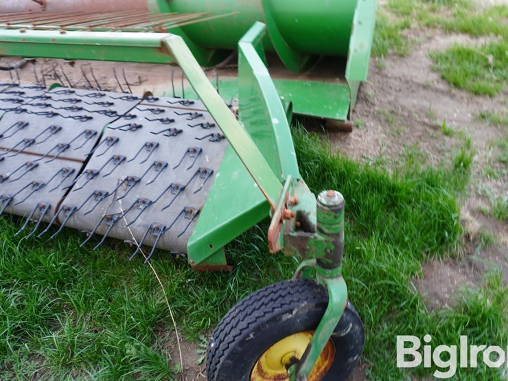 john-deere-12-image-9