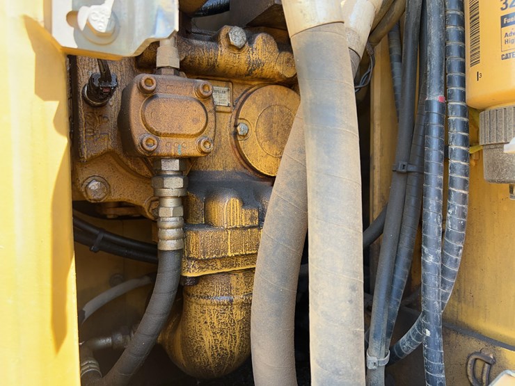 2012-caterpillar-321d-excavator-image-36