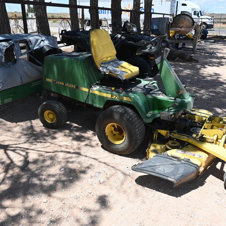 JOHN DEERE F725