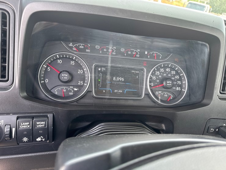 2019-international-lt-image-10