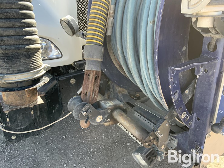 2012-kenworth-t440-image-15
