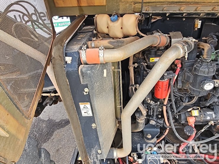 2016-jlg-g6-42a-image-22