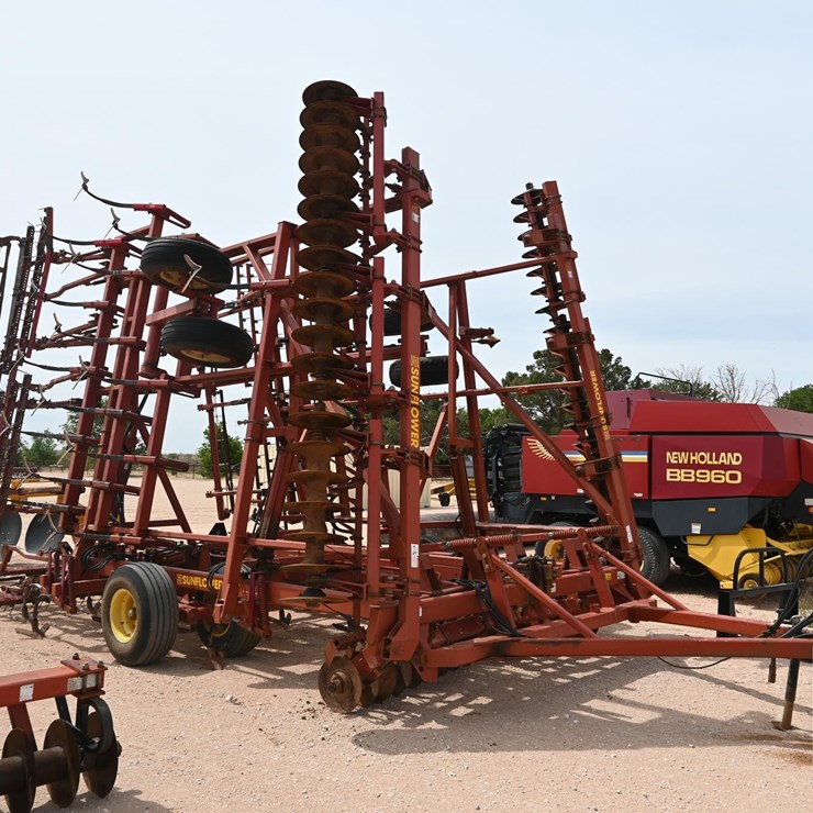 SUNFLOWER PLOW 5023