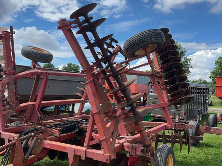 massey-ferguson-820-image-4