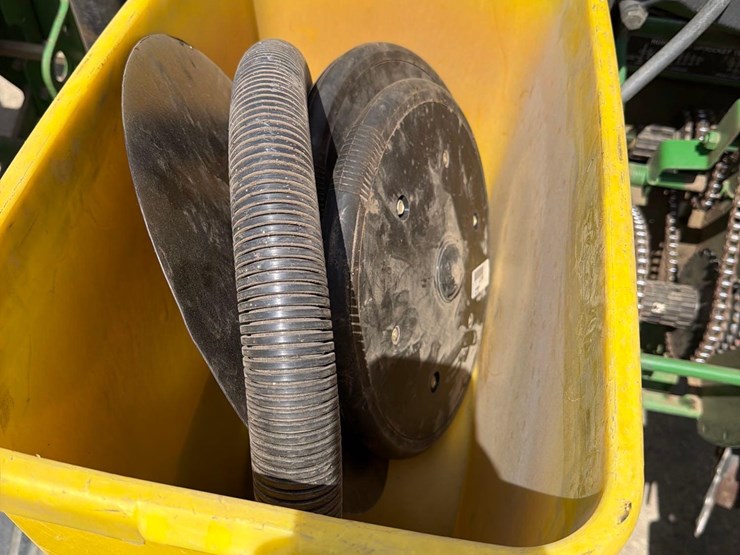 john-deere-7200-image-42