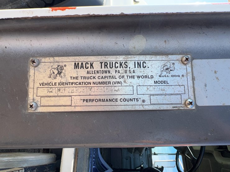 2001-mack-rd600-image-49