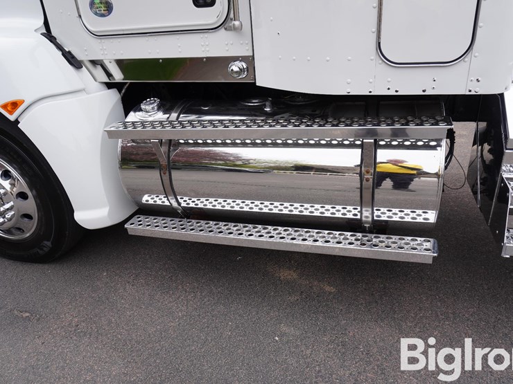 2015-kenworth-t660-image-15