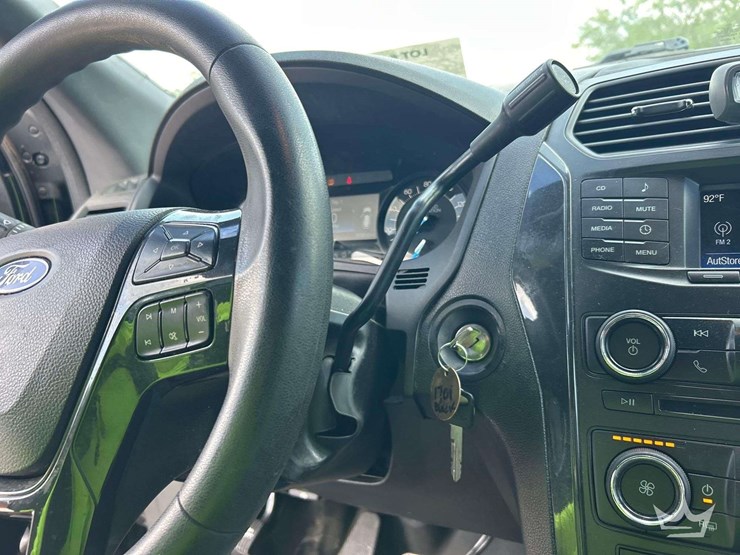 2017-ford-explorer-image-9
